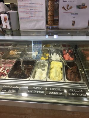 Gusto Sacher, Mango, Lemon,... at Gelateria al Pozzo in Riva Del Garda