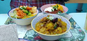 Full therapy with Vegetable Tajine, Spicy chili sin carne and Tebetan Mama at Le Botaniste in Ghent