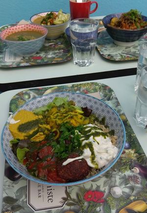 Mediterranean bowl at Le Botaniste in Ghent