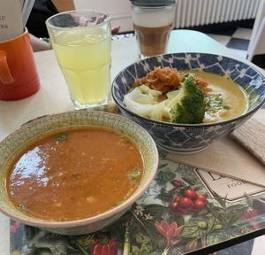 Tibetan Mama bowl, soup of the day and Botanical lemonade, also a oat cappuccino on the back   at Le Botaniste in Ghent
