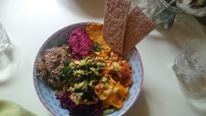 Raw salad (with seaweed) at Le Botaniste in Ghent