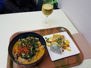 lunch with vegan wine at Le Botaniste in Ghent