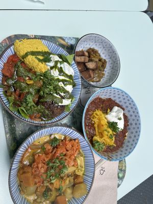 Full therapy (30€) (Spicy Chili Sin Carne, Tibetan Mama, Mediterranean Bowl) 
Onion Marmelade, Tofu (3,60€)  at Le Botaniste in Ghent