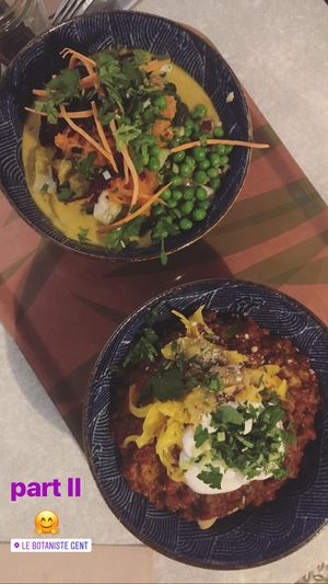 Tibetan mama & Chili Sin Carne at Le Botaniste in Ghent