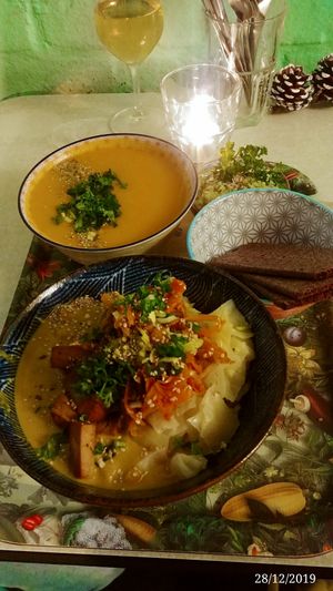 Soup, Curry with tofu at Le Botaniste in Ghent
