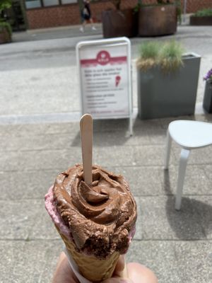 Chocolate 🍫 and strawberry 🍓  at Köld in Malmo