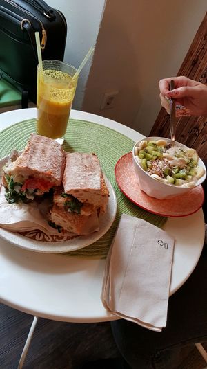 ciabatta and muesli bowl at nimmersatt in Vienna