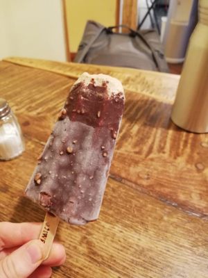 Peanut ice gream at Country Life Restaurant in Prague