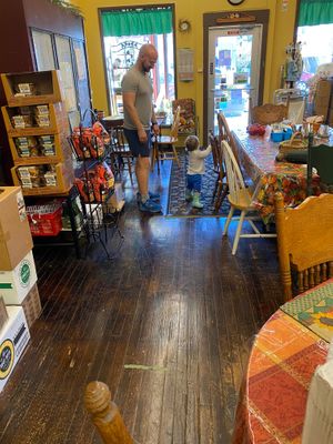 Saturday morning with Dad at Seasons' Eatings in Napoleon