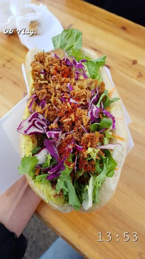 Veganer Döner vom Foodtruck at Loving Hut in Lueneburg