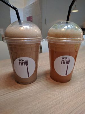 juice and shake at simpleRAW in Copenhagen