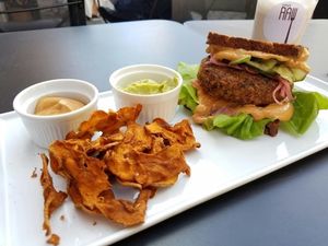 burger with guac at simpleRAW in Copenhagen