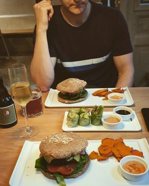 warm cheeseburger, avocado wraps, beer and cava at simpleRAW in Copenhagen