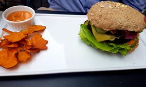 Burger at simpleRAW in Copenhagen