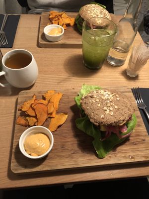 Burger :) at simpleRAW in Copenhagen