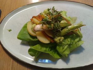 Smørrebrød with smoked tempeh, potatoe and aspergerus at simpleRAW in Copenhagen