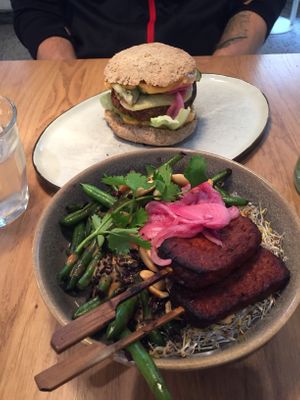 Tempeh bowl and burger at simpleRAW in Copenhagen