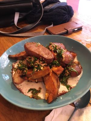 Sweet potato platter  at De Hummus House - Sint Antoniesbreestraat in Amsterdam