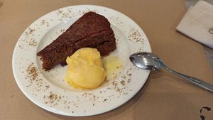 Vegan pumpkin cake with mango sorbet at Fang i Aram in Menorca
