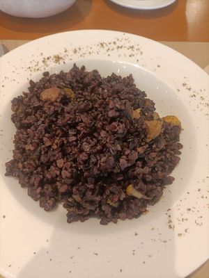 Arroz negro con verduras y heura at Fang i Aram in Menorca