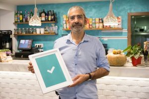 JEFE DE SALA Y PROPIETARIO at Fang i Aram in Menorca