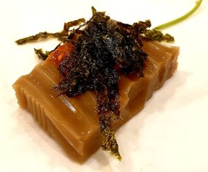 acorn jelly with seaweed and chilli sauce at SanChon Korean Temple Cooking - 산촌 사찰음식전문점 in Seoul