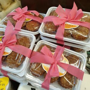 snacks at SanChon Korean Temple Cooking - 산촌 사찰음식전문점 in Seoul