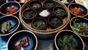 third course for 2 people at SanChon Korean Temple Cooking - 산촌 사찰음식전문점 in Seoul