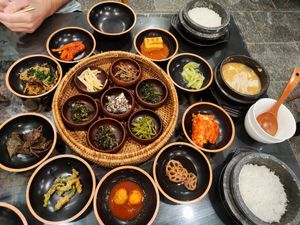 Main course at SanChon Korean Temple Cooking - 산촌 사찰음식전문점 in Seoul