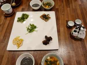#Veganuary at SanChon Korean Temple Cooking - 산촌 사찰음식전문점 in Seoul