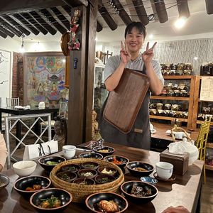 Owner Sanchon  at SanChon Korean Temple Cooking - 산촌 사찰음식전문점 in Seoul
