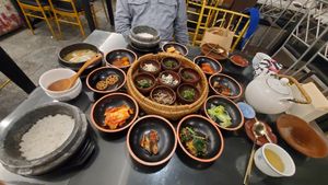 Main course at SanChon Korean Temple Cooking - 산촌 사찰음식전문점 in Seoul