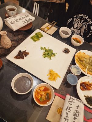 Starters at SanChon Korean Temple Cooking - 산촌 사찰음식전문점 in Seoul