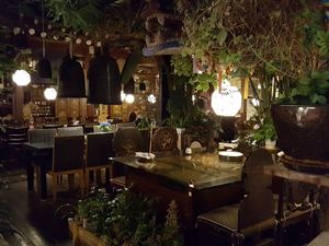 inside of restaurant at SanChon Korean Temple Cooking - 산촌 사찰음식전문점 in Seoul