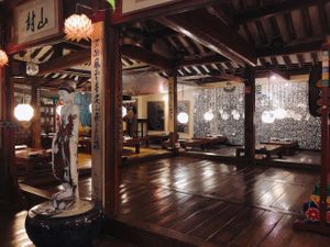 Sitting area at SanChon Korean Temple Cooking - 산촌 사찰음식전문점 in Seoul