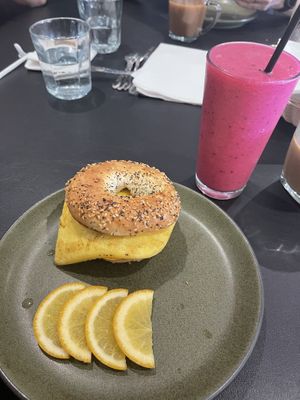 Vegan Egg & Sausage Bagel and Deagonfruit Smoothie #Veganuary at You Cafe in Siesta Key