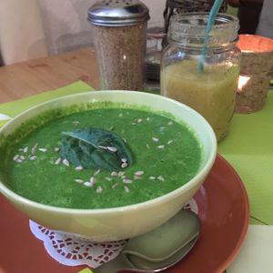 velouté cru mais chaud aux épinards at Les Petits Zozios in Metz