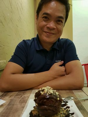 happy hubby, happy life! i am happier if he eats healthier ice cream for someone who has a sweet tooth:) at Brownice Italian Bistro in East Singapore