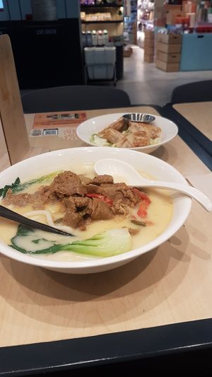 Udon noodle and omipork with gyoza at Green Common - Wanchai in Hong Kong Island