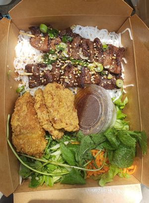  at Pause Bobun in Paris