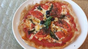 Pizza at DevaDeva Cafe in Tokyo