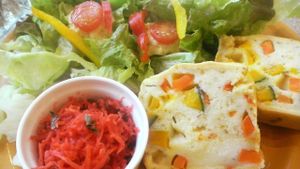 Delicious Deli plate at DevaDeva Cafe in Tokyo