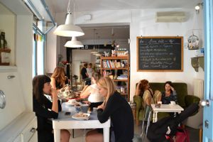 friendly vegan lunch & dinner at Fram Cafe in Bologna