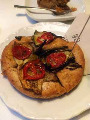 Pizza alle verdure at Fram Cafe in Bologna