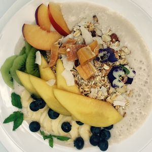 Granola at Think Love Juices & Vegan Food in Warsaw