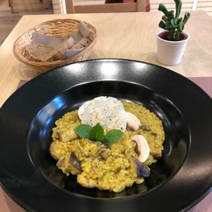 Mushroom and curcuma risotto at O'Vita in Parma