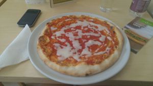 vegan pizza at Universo Vegano - Solferino in Milan