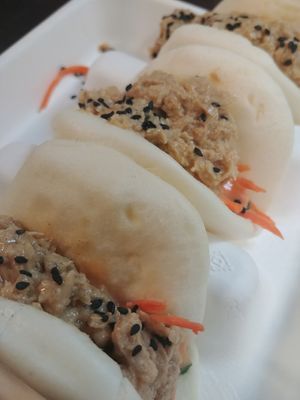 Spicy tuna bao buns at Copper Branch in Brossard
