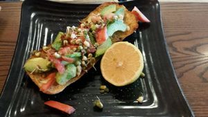 Toast avocat at Copper Branch in Brossard