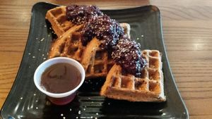 Gaufres bleuets et chia at Copper Branch in Brossard